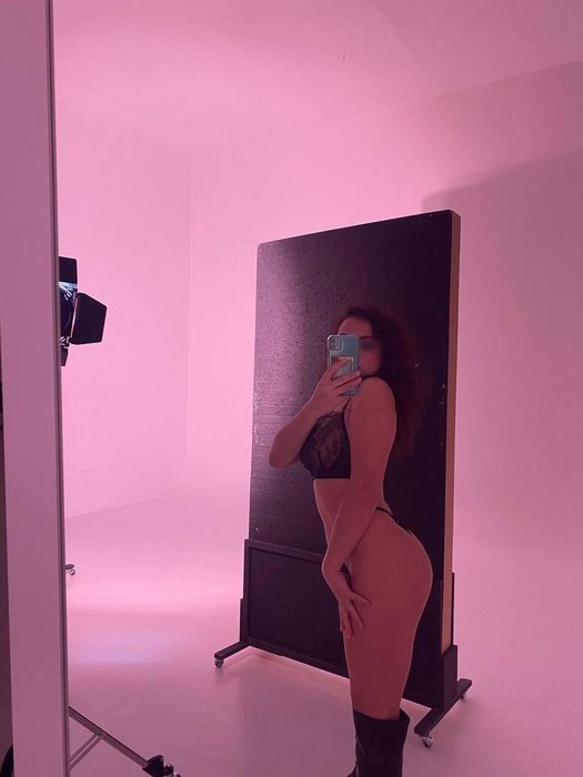 Девушка на час: загадочная фигура без романтических ассоциаций